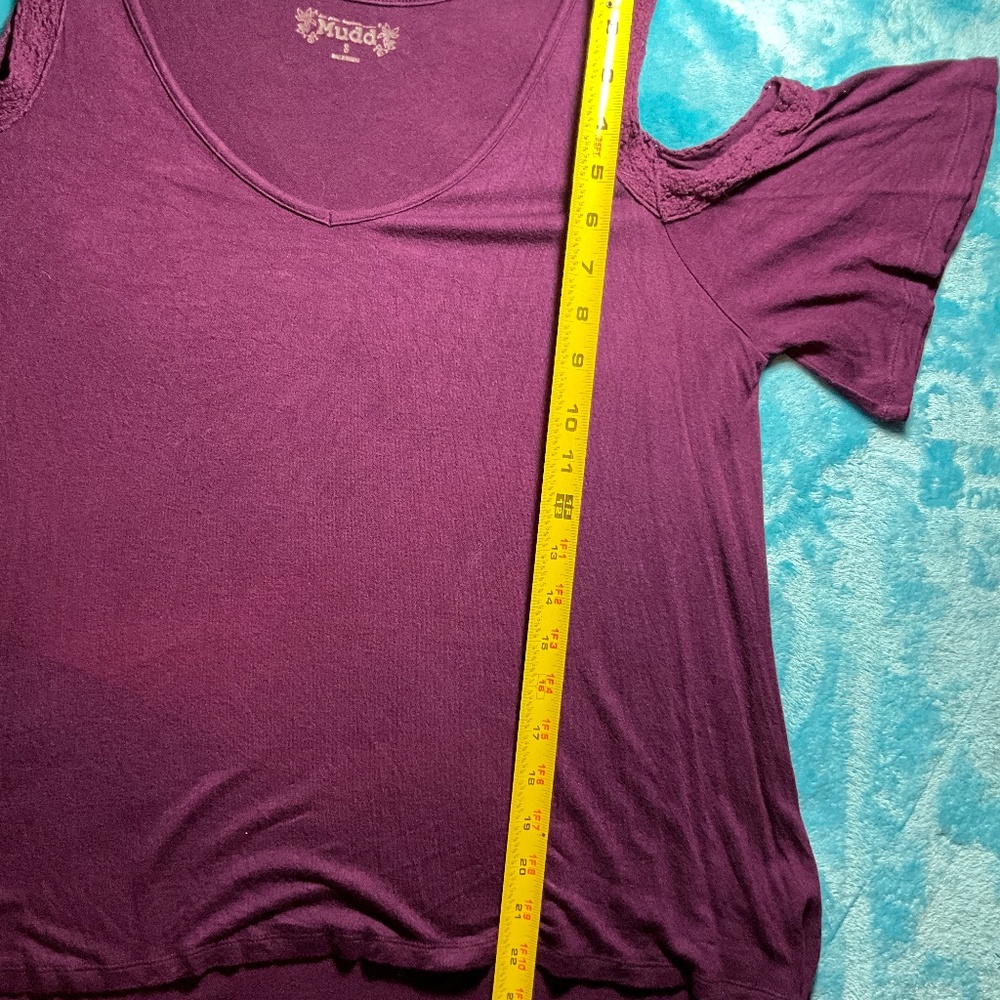 Woman’s cold shoulder blouse